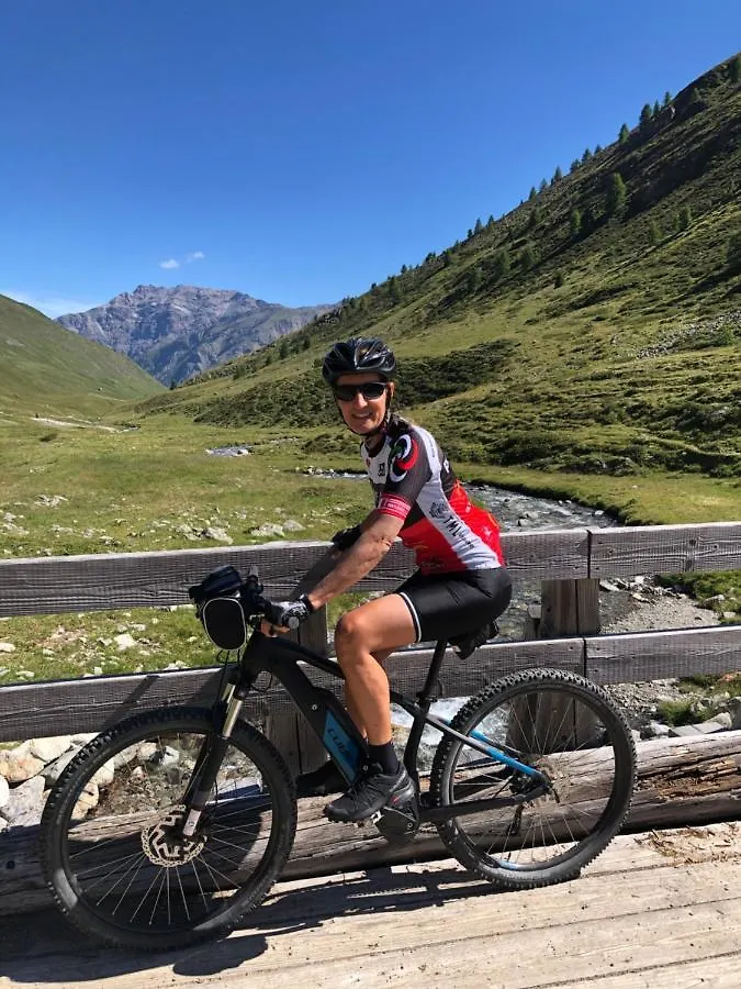 Paradiso Della Bici Morbegno 0*,  Italy